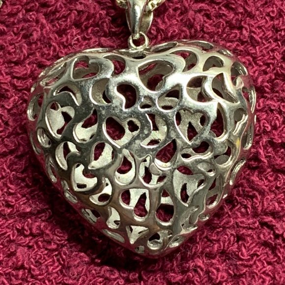 .925 Sterling Puffed Heart "Heart" Pendant on 17" Sterling .925 Chain. (603) - Picture 5 of 6